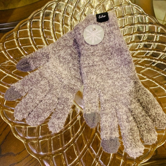 Echo Gloves - Soft to the Touch - Picture 1 of 2